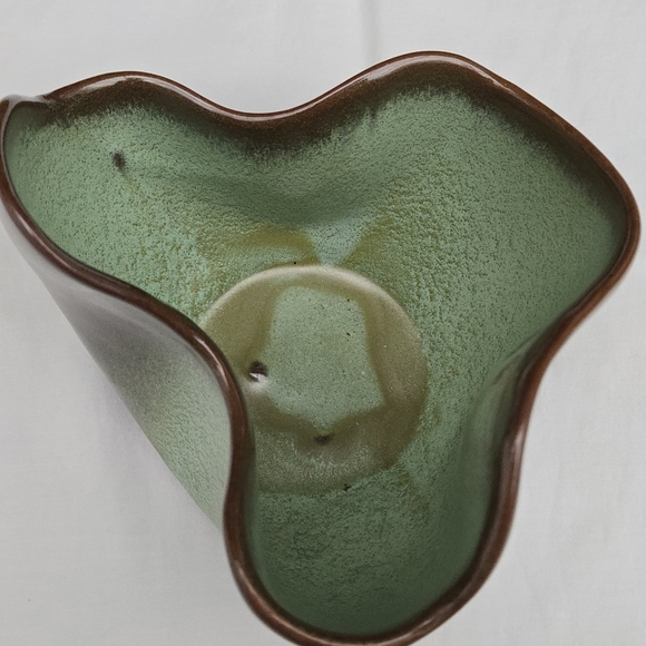 Vtg. Frankoma Pottery Free Form Drapery Planter/Bowl 'Praire Green' Glaze, 1940s - Picture 5 of 13